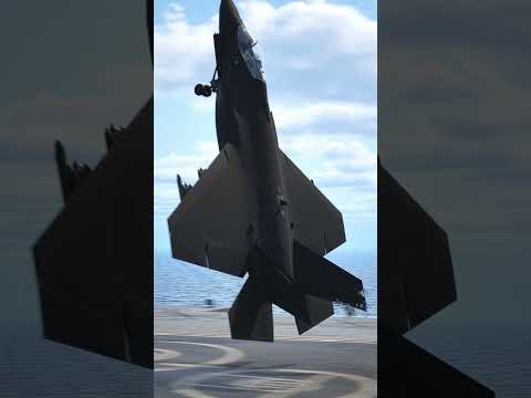 U.S. Air Force F-35 Performs Incredible Maneuvers