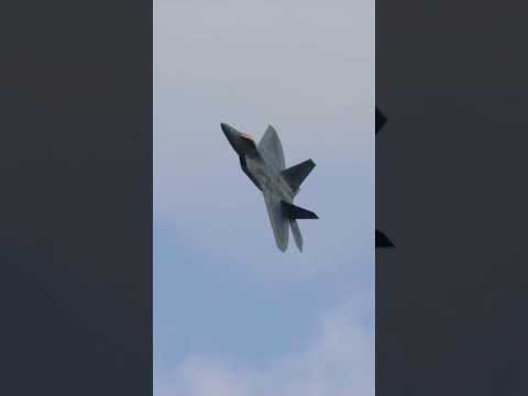 F-35 Lightning: The Future of Airpower!