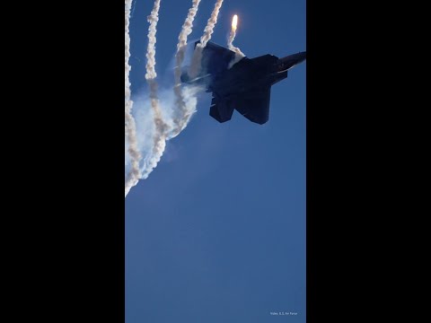 The F-22 Raptor: Designed to Dominate 👊