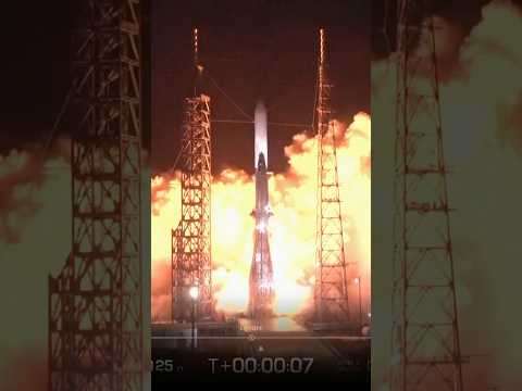 Bezos&#039; Blue Origin Launches New Glenn Rocket Into Orbit
